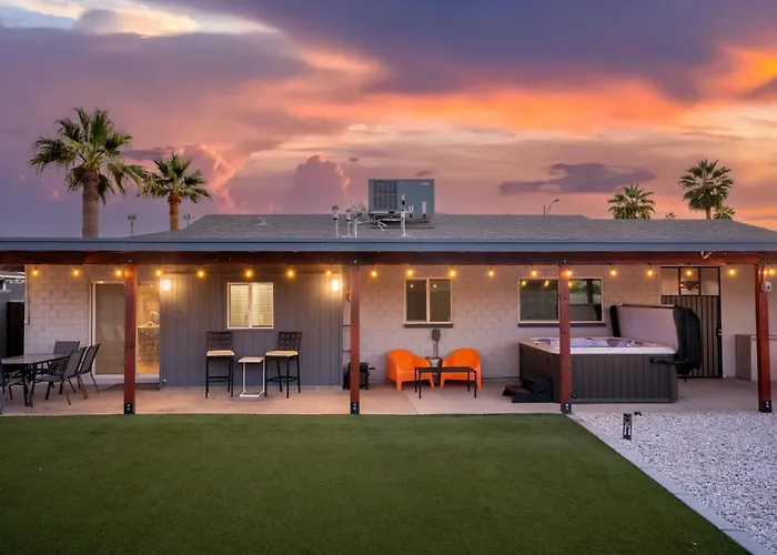 Desert Bloom L 5 Min To Old Town L Hot Tub *