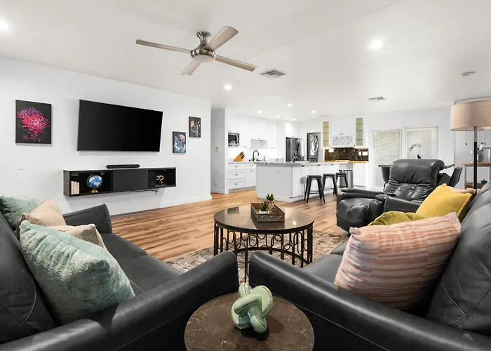 Holiday home Desert Bloom L 5 Min To Old Town L Hot Tub Scottsdale